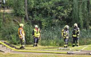 teich in flammen feuerwehruebung